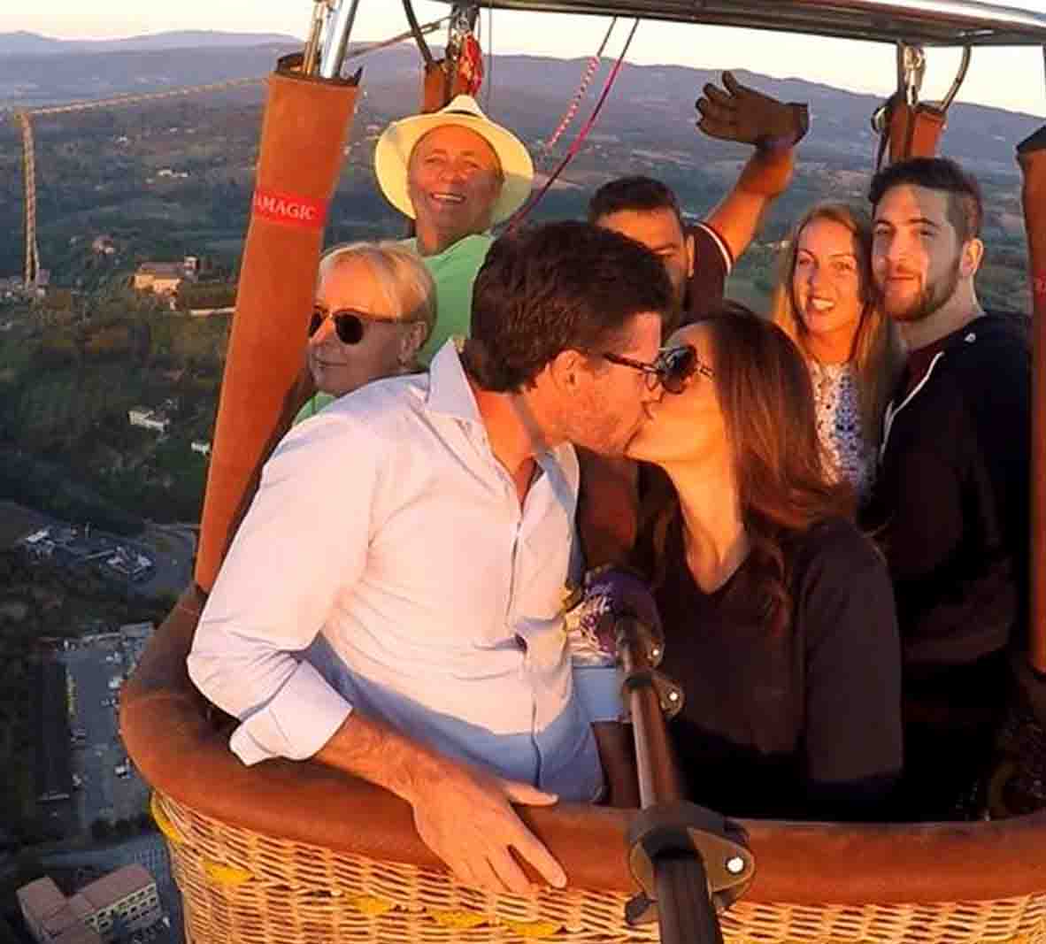 Proposta di matrimonio in  Mongolfiera in toscana