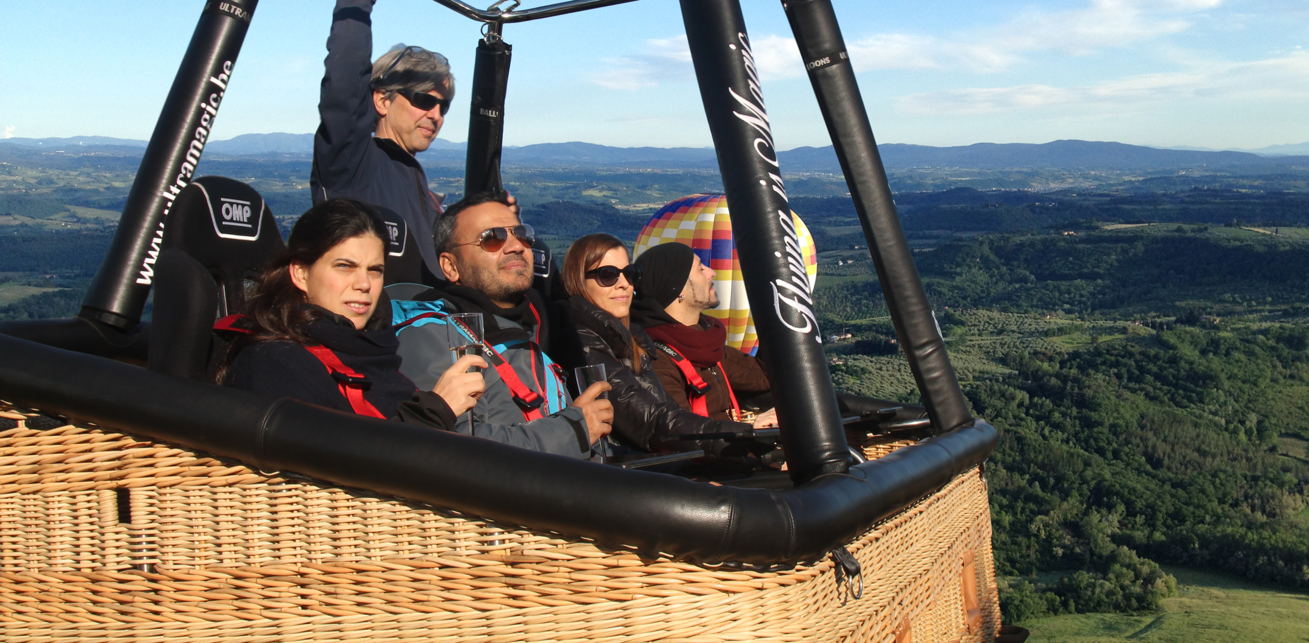 Volare seduti in mongolfiera cesta vip