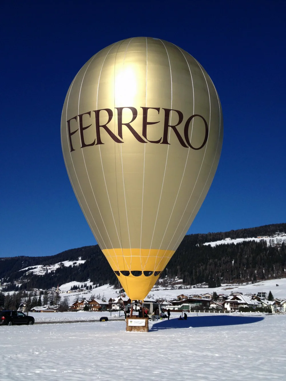 ferrero hot air balloon in winter
