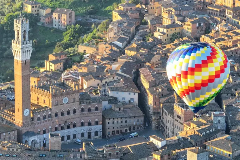 Hot air balloon flight over Siena - Tuscany