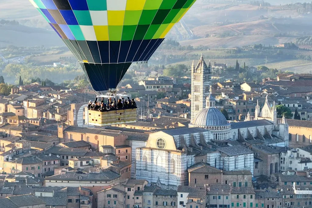 Hot air balloon flight over Siena - Tuscany