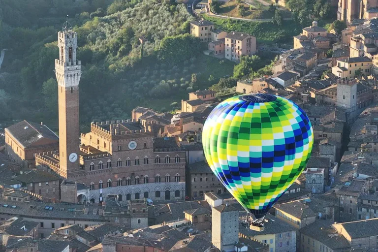 Hot air balloon flight over Siena - Tuscany